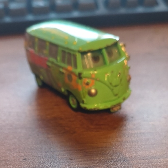 Disney Other - Disney Pixar Cars - Lenticular Series Filmore
Die-Cast Metal Toy Car